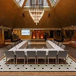 里加利泽内丽笙酒店 4*