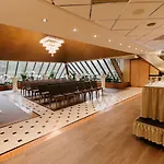 里加利泽内丽笙酒店